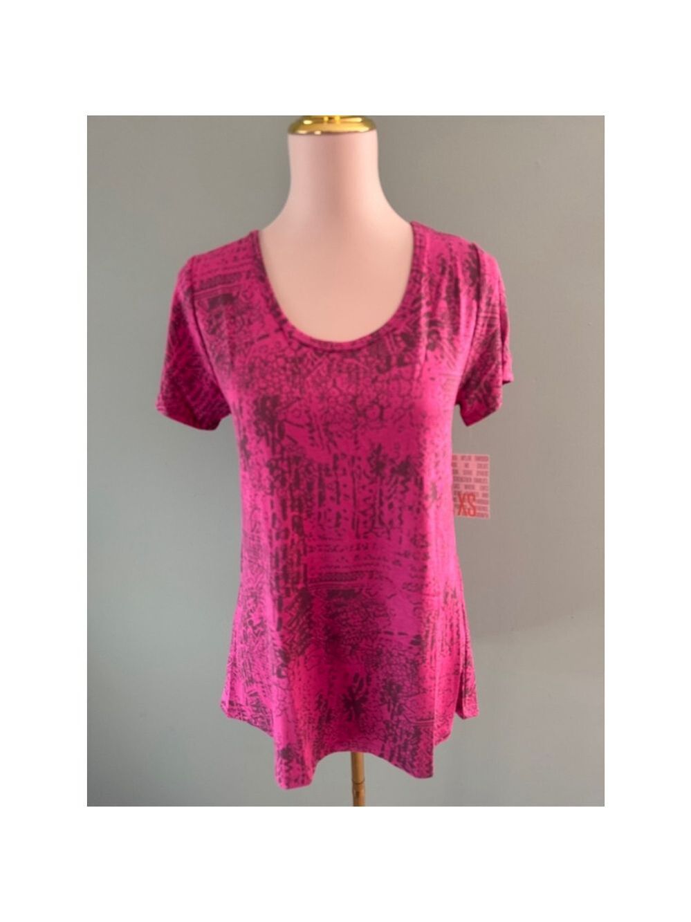 Women's LuLaRoe Classic T-Shirt XS Pink & Gray Print Short Sleeve Top